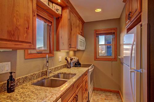 315 Woodbridge Condo in Frisco, USA