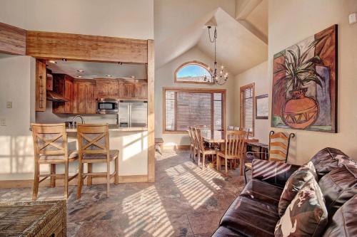 18 Autumn Brook Condo - image 8