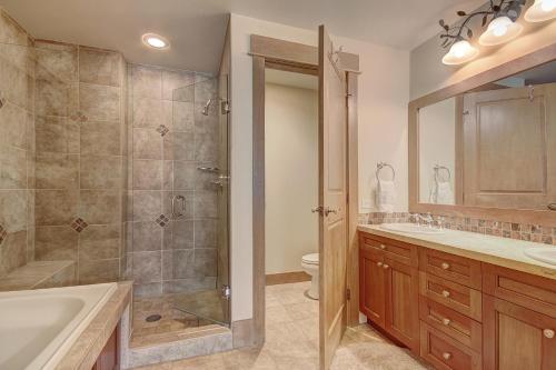3003 Lone Eagle Condo - image 9