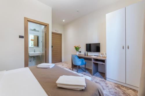 M House Bed and Breakfast - image 12