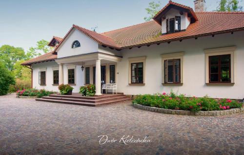 Dwór w Kiełczówce