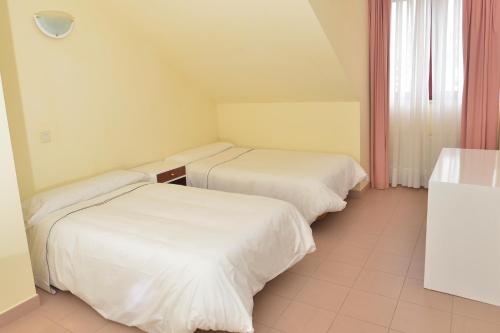 1 double bed, 2 sofa beds