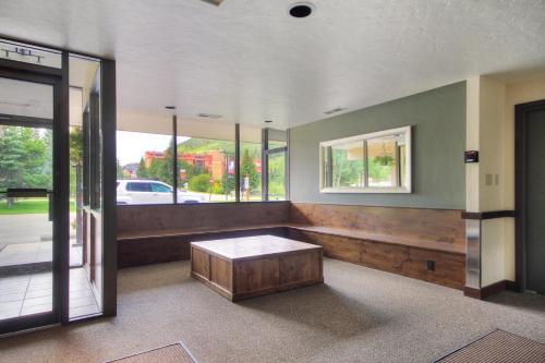Sh504 Summit House Condo - image 5