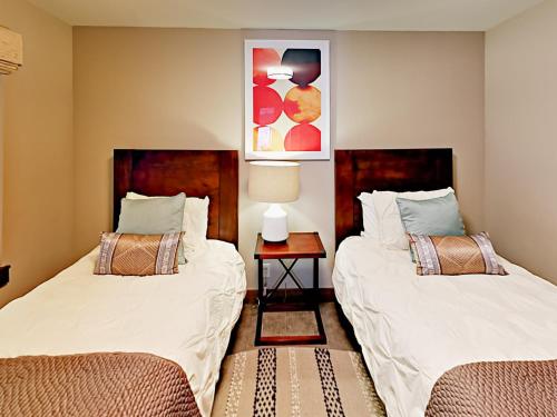 137 Benchmark Rd Condo Unit 518 - image 3