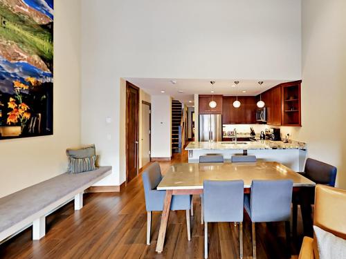 137 Benchmark Rd Condo Unit 518 - image 9