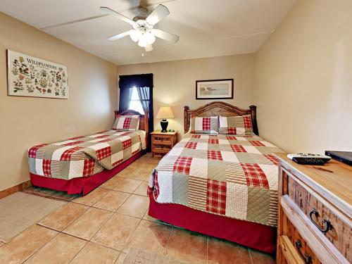 4400 Gulf Blvd Condo Unit 402 - image 2