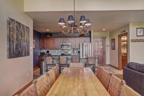 8890 The Springs Condo - image 7