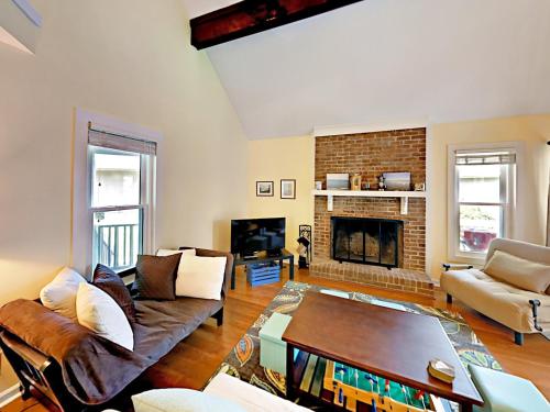 1721 Landing Road Home - image 5
