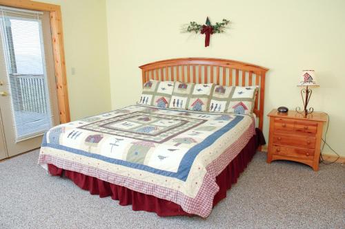 Mountaintop Experience Sevierville Cabin - image 8