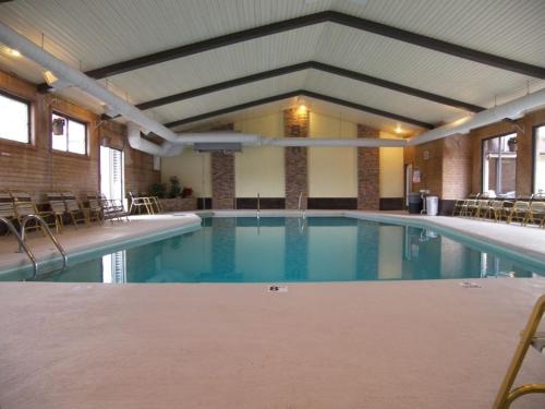 Piscină, Bavarian Haus Lakefront Inn in St. Ignace (MI)