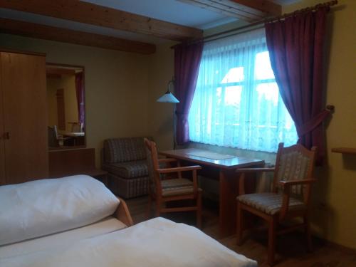 3 twin beds