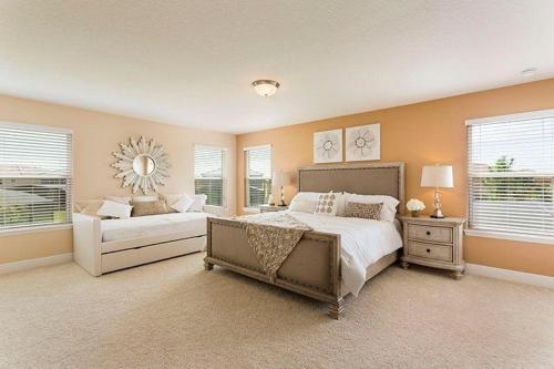 Sunshine Home In Solterra Perfect For Your Family! Home - image 4