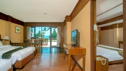 room detail thumbnail 2