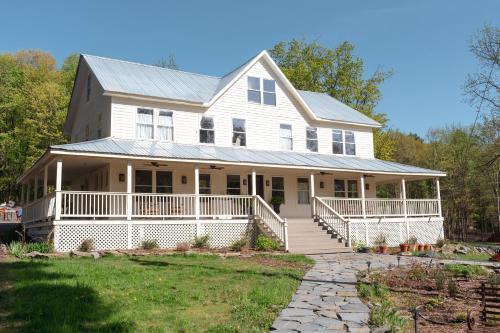 Hotelli välisilme, Stonehill's Farmhouse in Accord (NY)