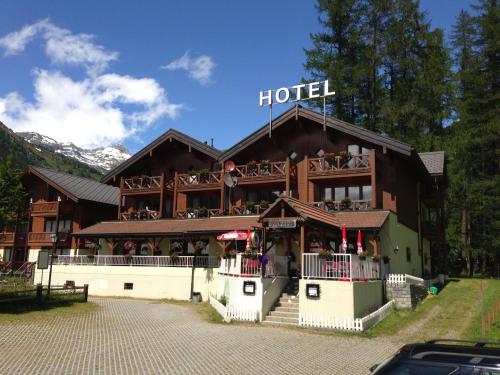 Hotel Alpenhof - Oberwald