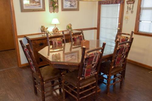 Country Spring Home - image 7