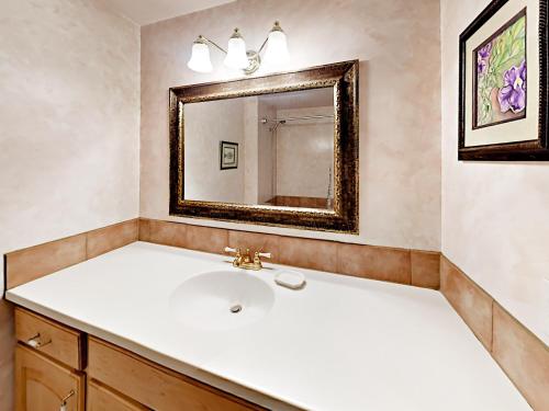 Cottonwood Heights Home - image 9
