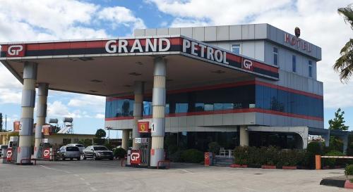 . Grand Hotel Petrol