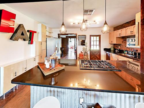 E Indianola Home Home - image 7