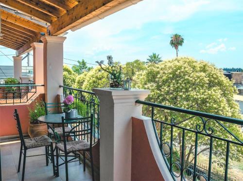  Sofia's apt - Just 30 meters from Ipsos beach in Ýpsos