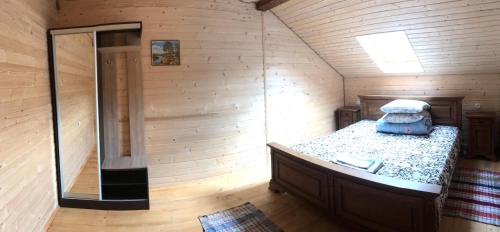 1 queen bed, 1 twin bed, 1 sofa bed
