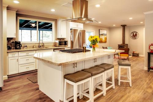 Cozy Country Cottage In Sebastopol Cottage - image 3