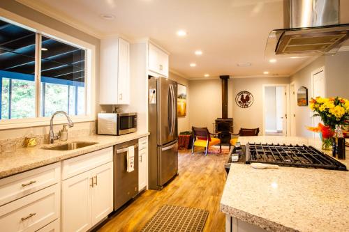 Cozy Country Cottage In Sebastopol Cottage - image 7