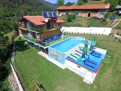 Къща за гости Суни Транс - Accommodation - Smolyan