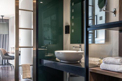 Radisson Hotel Zurich Airport - image 4