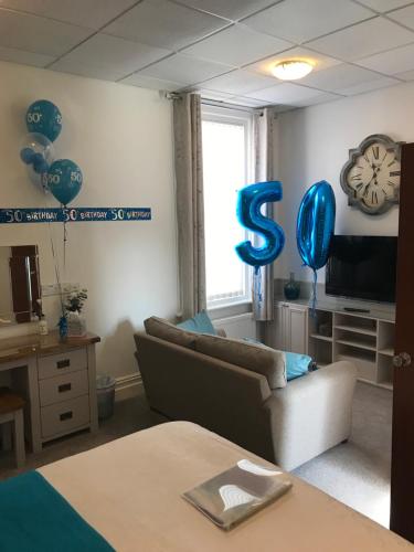 Avenue Guest House - image 3