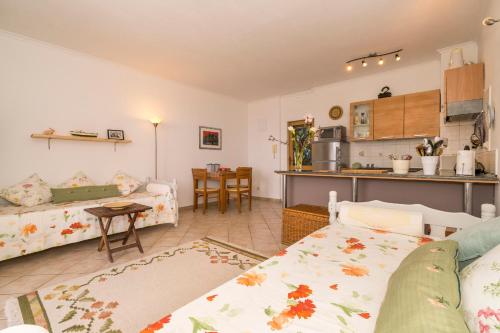  Apartment Pirka in Sutivan