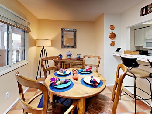 Bishops Lodge Apartment Unit 18 Apts - image 6