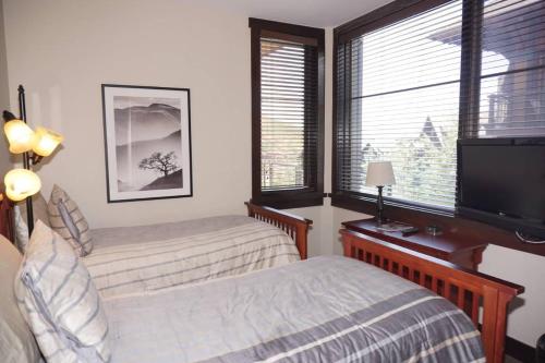 120 Carriage Way (203057-9008) Condo - image 6