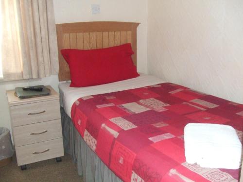 Single Room image 3