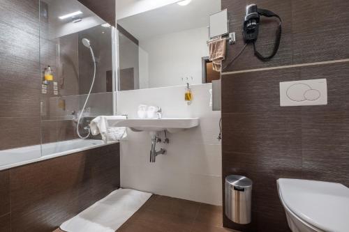 PREMIUM Business Hotel Bratislava - image 8