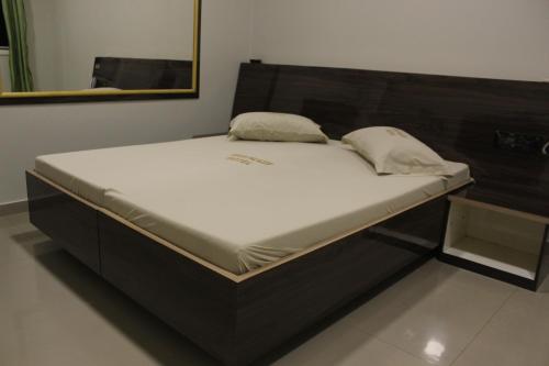 Single Room image 8