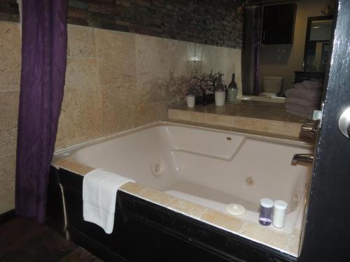 The Whispering Pines Inn Norman (OK)