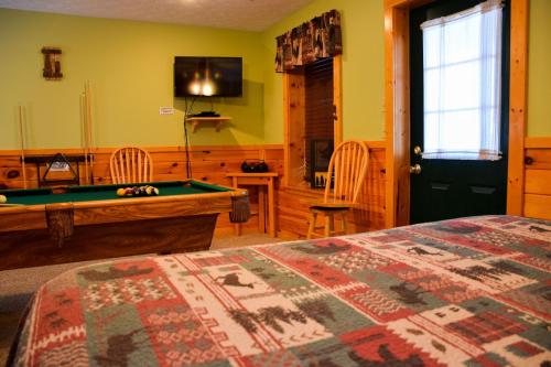 Comfy Cottage Sevierville Cabin - image 9
