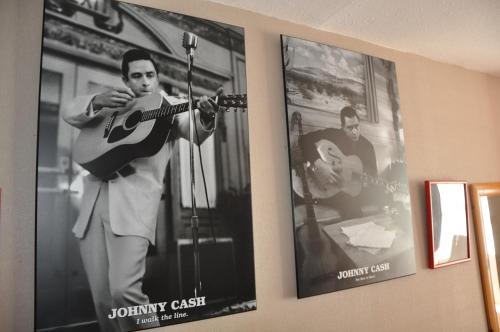 Hotel Celebrity - image 5