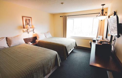 2 double beds