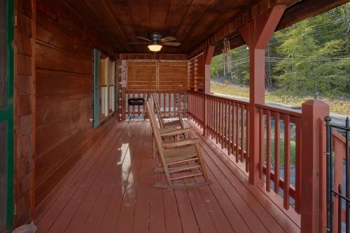 Bear Creek Cabin - image 4