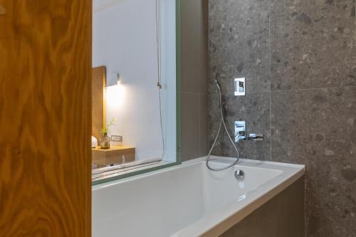 Messinian Icon Hotel & Suites - image 12
