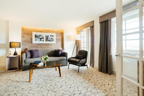 room detail thumbnail 0