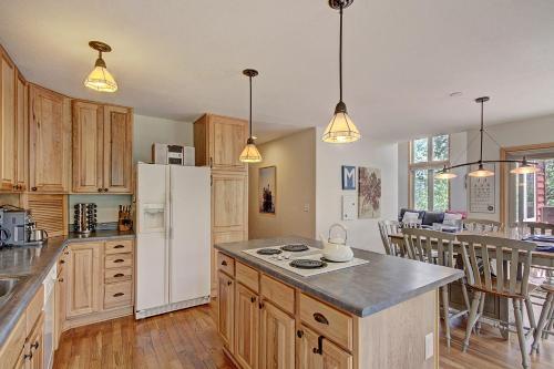 9040 Ryan Gulch Home in Silverthorne, USA