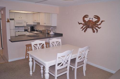 Ocean Hideaway 205 - image 5