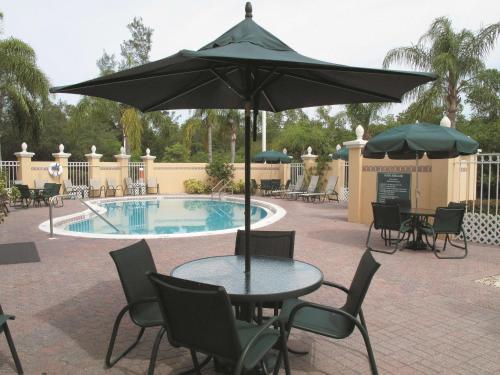 La Quinta Inn & Suites by Wyndham Naples Downtown