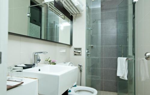2 bedrooms, 3 beds