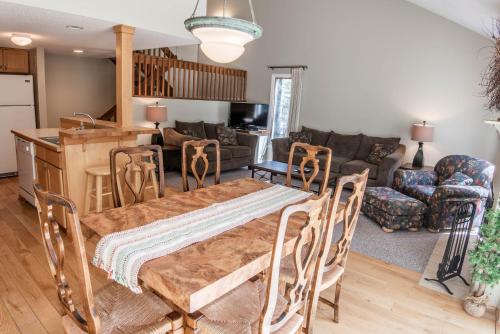 Secluded Harbor Springs Condo