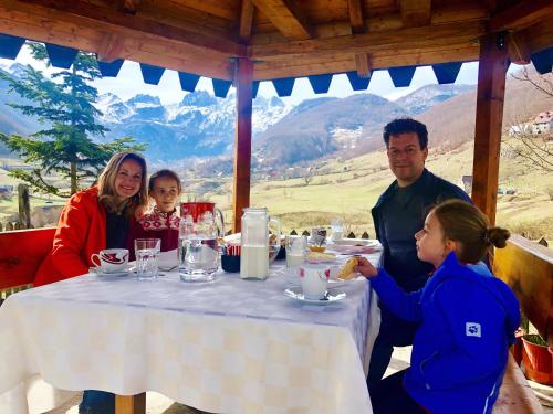 Guesthouse Alpini in Lëpushë