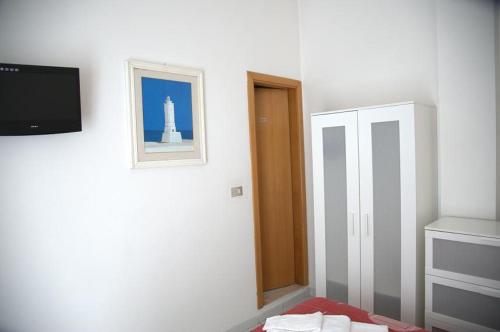 Double Room with Beach Access image 7